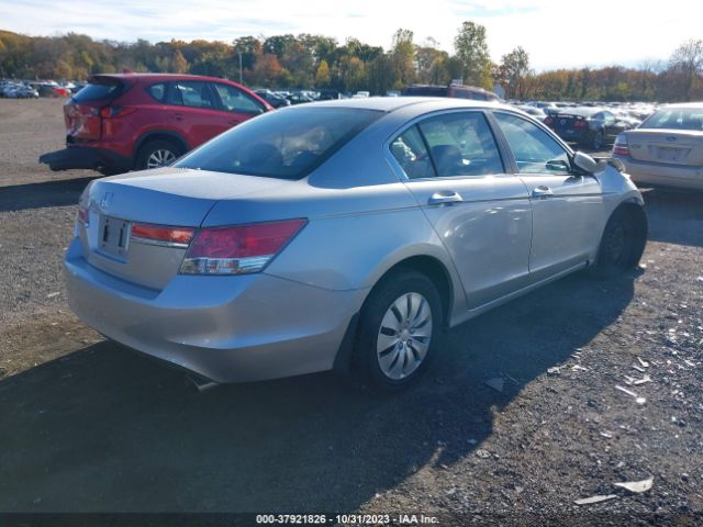 Photo 3 VIN: 1HGCP2F38CA143123 - HONDA ACCORD SDN 