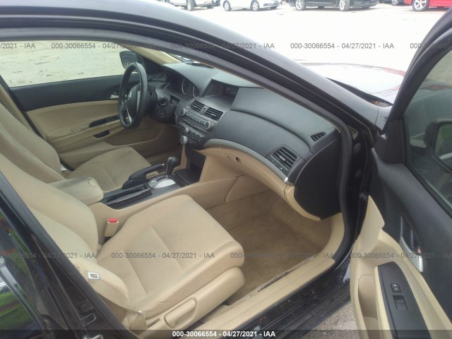 Photo 4 VIN: 1HGCP2F38CA168541 - HONDA ACCORD SDN 