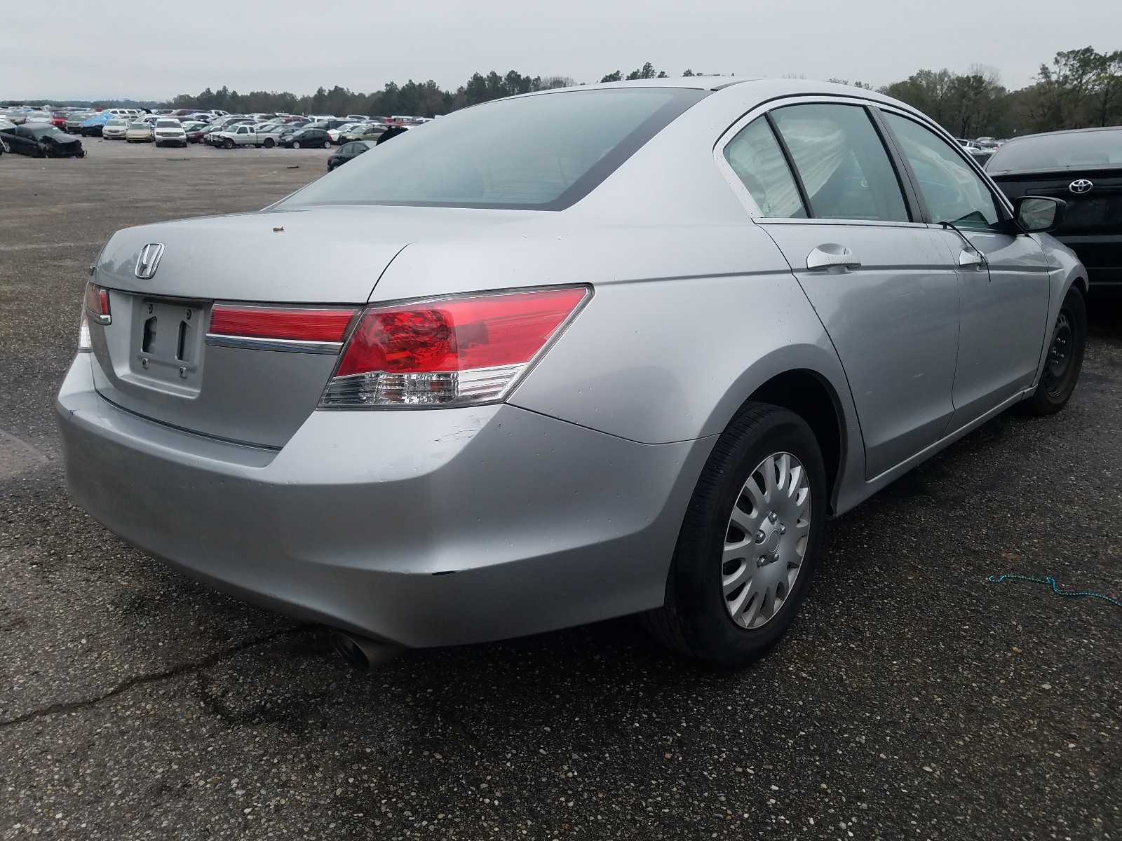 Photo 3 VIN: 1HGCP2F38CA180088 - HONDA ACCORD LX 