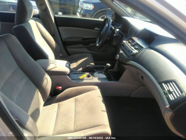 Photo 4 VIN: 1HGCP2F38CA221707 - HONDA ACCORD SDN 