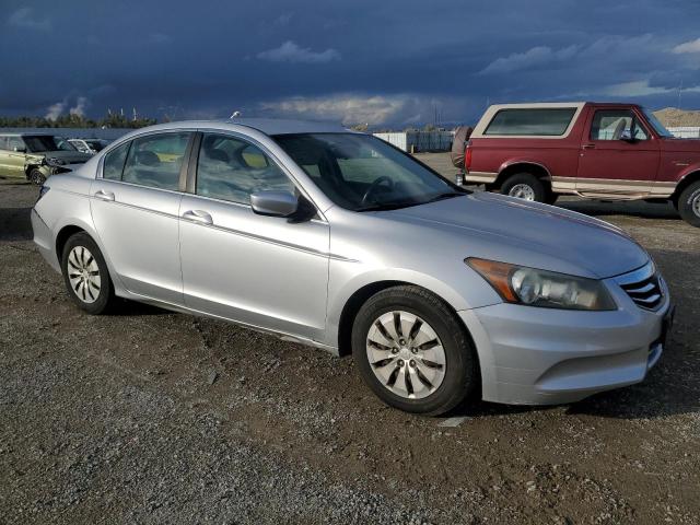 Photo 3 VIN: 1HGCP2F38CA233260 - HONDA ACCORD LX 