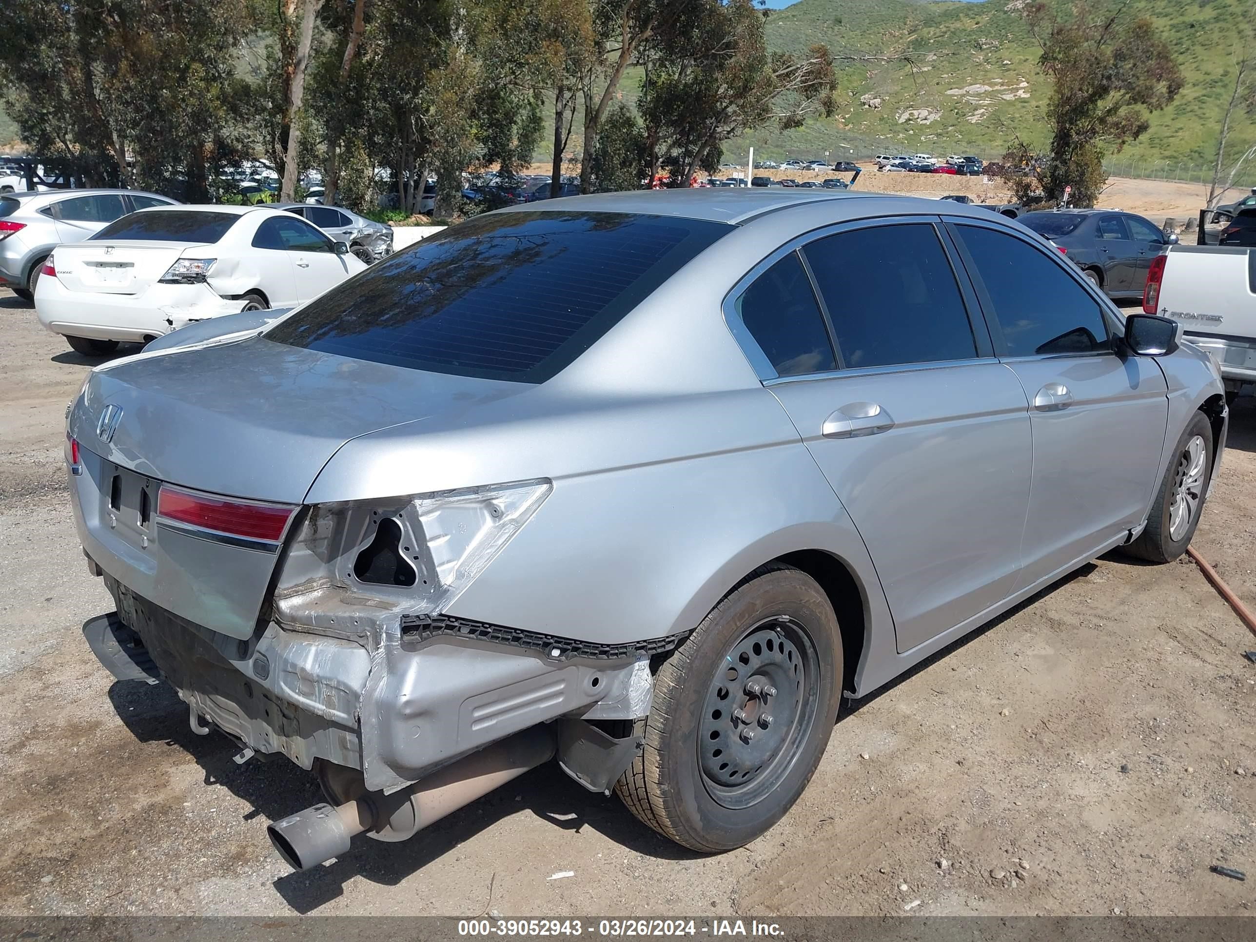 Photo 3 VIN: 1HGCP2F38CA240824 - HONDA ACCORD 