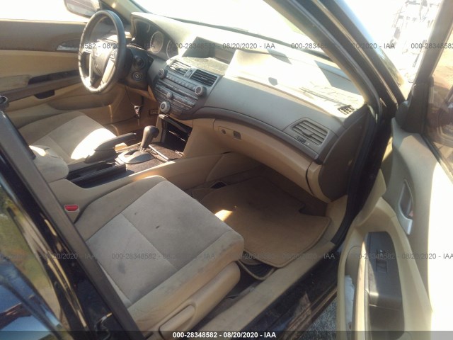 Photo 4 VIN: 1HGCP2F39AA011369 - HONDA ACCORD SDN 