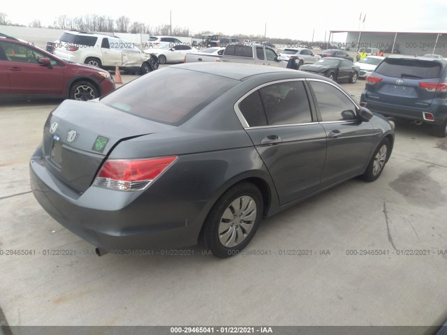 Photo 3 VIN: 1HGCP2F39AA020704 - HONDA ACCORD SDN 