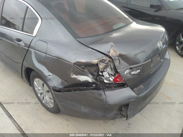 Photo 5 VIN: 1HGCP2F39AA020704 - HONDA ACCORD SDN 