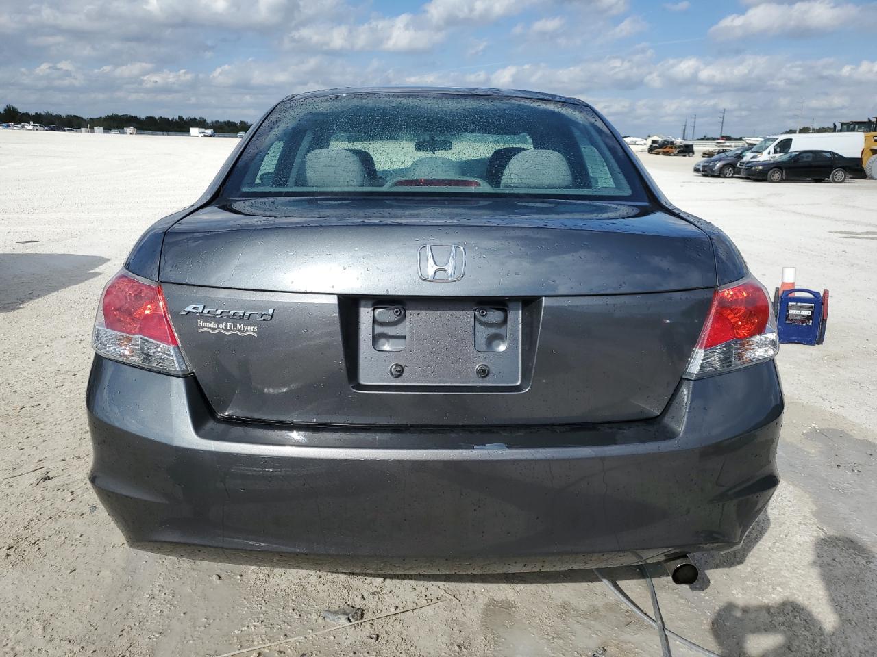 Photo 5 VIN: 1HGCP2F39AA021951 - HONDA ACCORD 