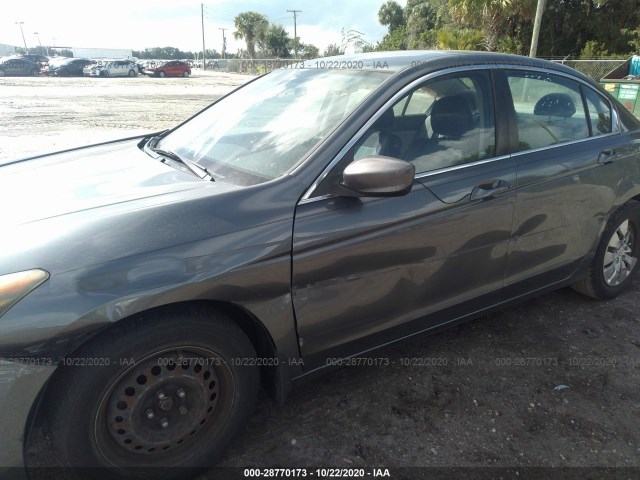 Photo 5 VIN: 1HGCP2F39AA095449 - HONDA ACCORD SDN 