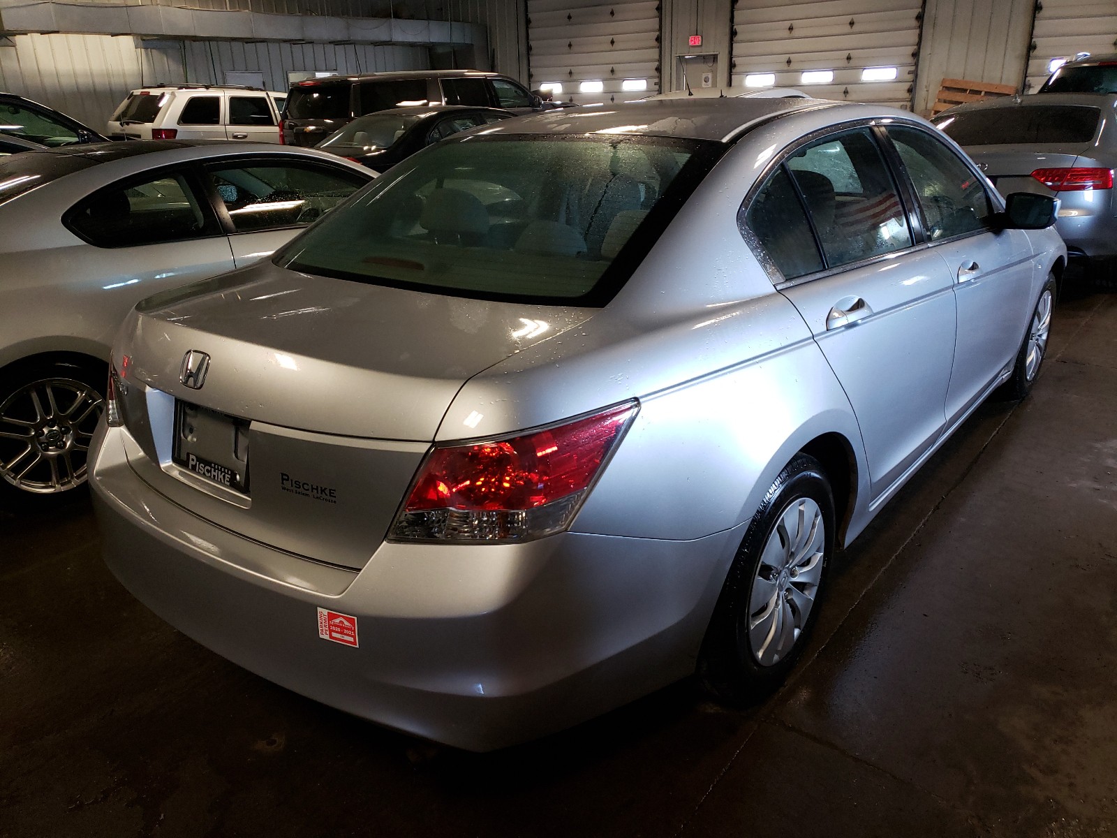 Photo 3 VIN: 1HGCP2F39AA097699 - HONDA ACCORD LX 