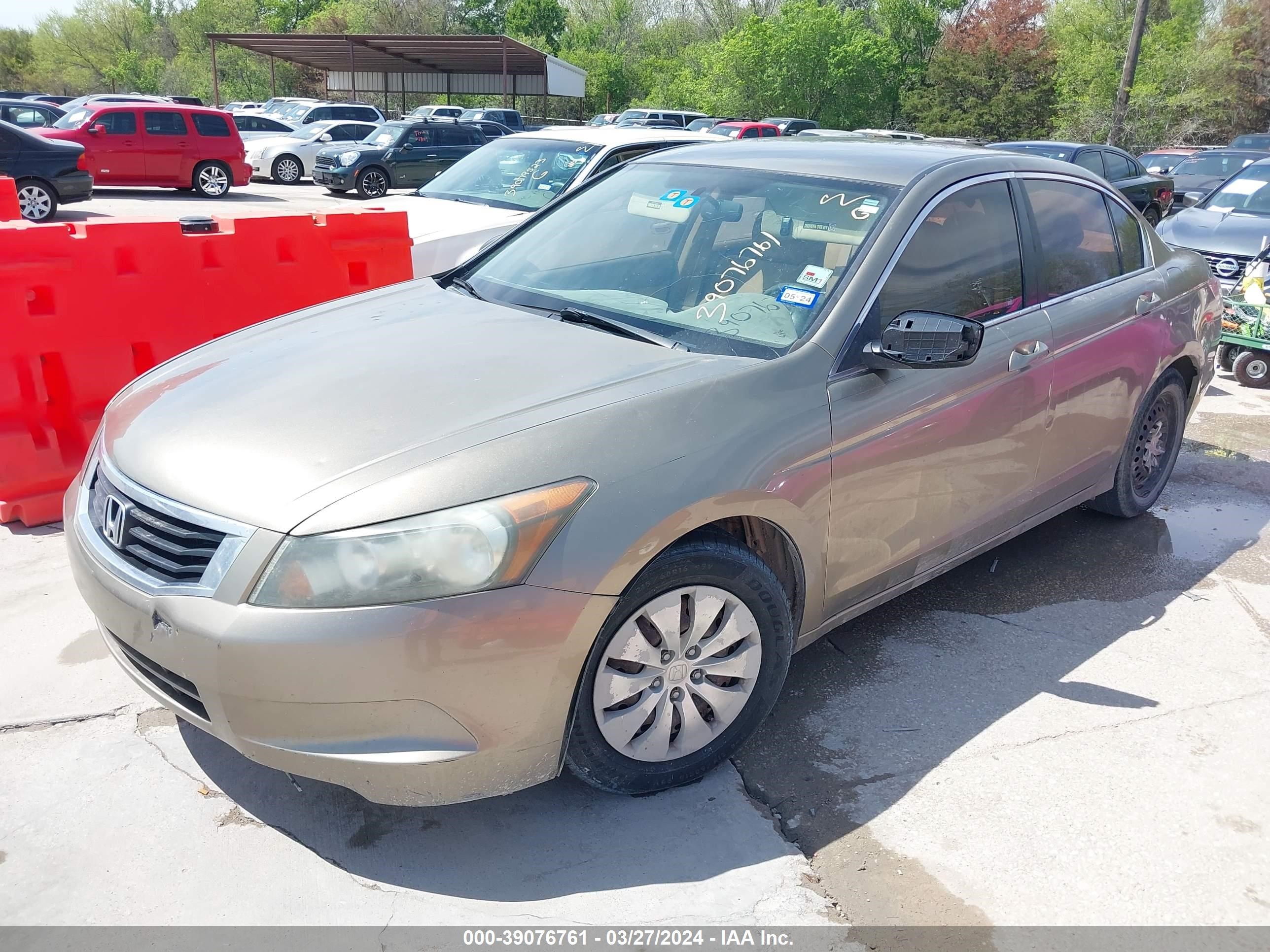 Photo 1 VIN: 1HGCP2F39AA111617 - HONDA ACCORD 