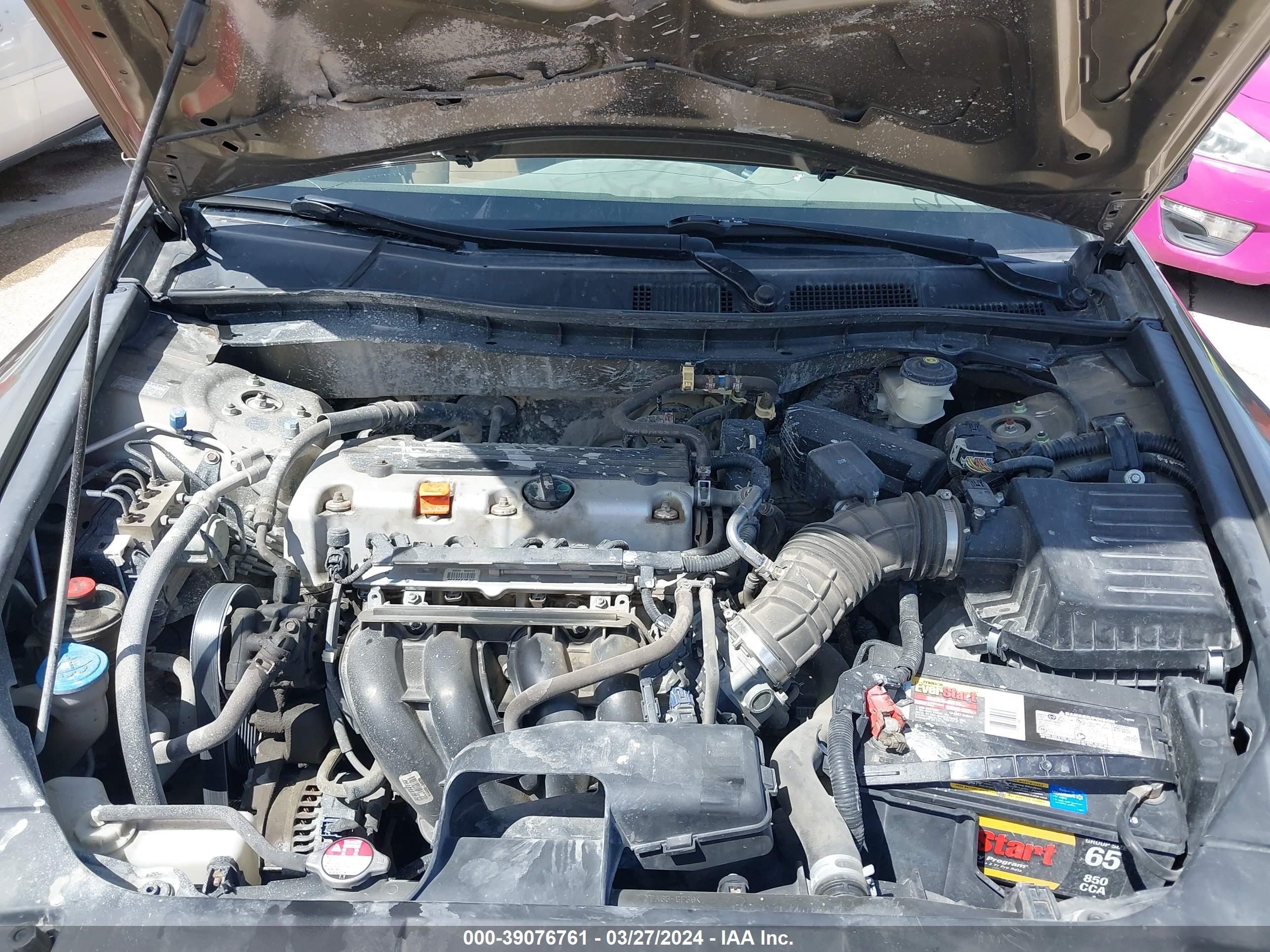 Photo 9 VIN: 1HGCP2F39AA111617 - HONDA ACCORD 