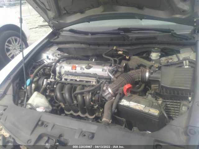 Photo 9 VIN: 1HGCP2F39AA126702 - HONDA ACCORD SDN 