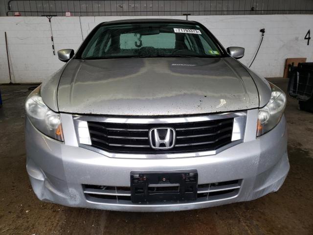 Photo 4 VIN: 1HGCP2F39AA143872 - HONDA ACCORD LX 