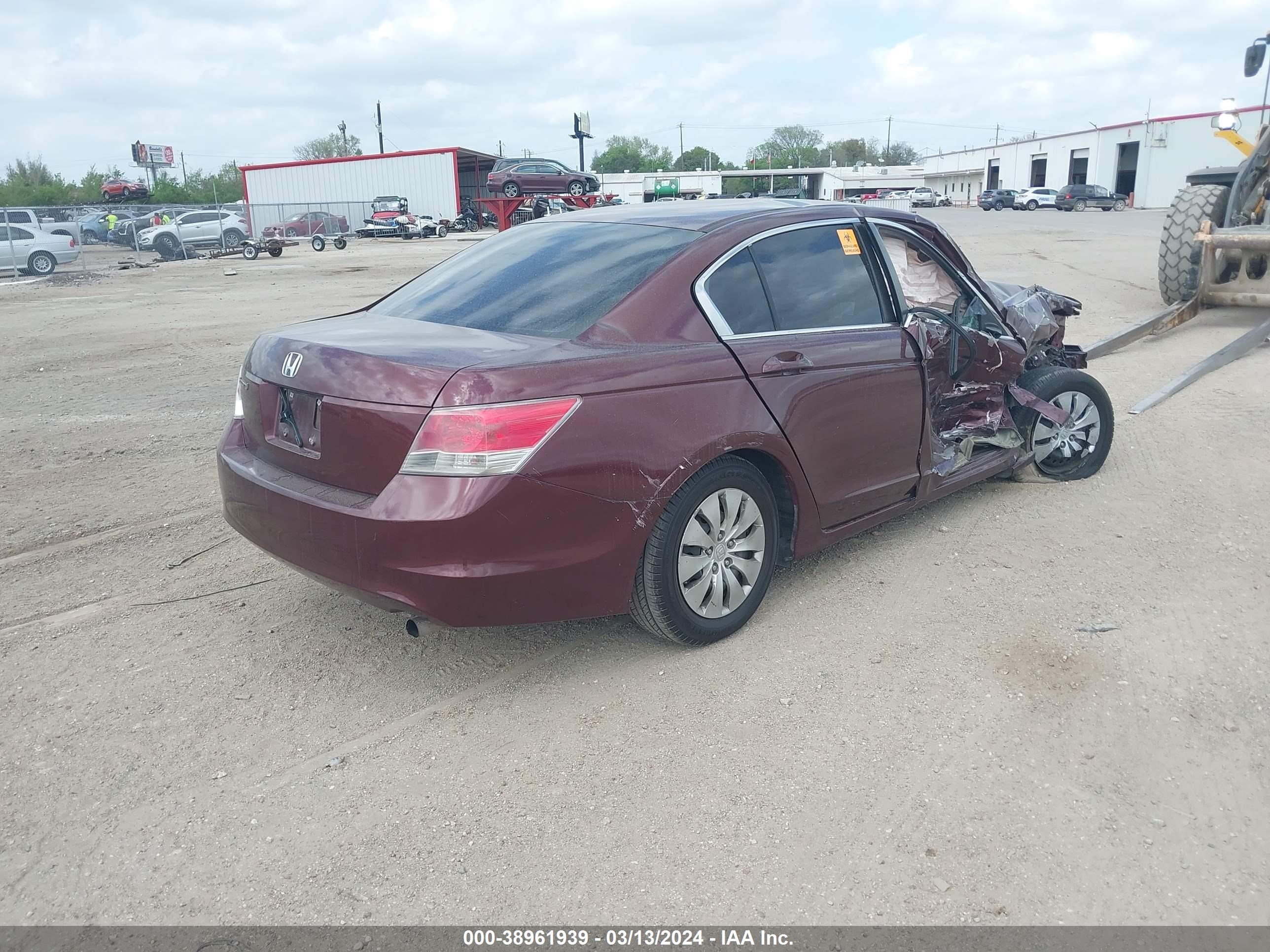 Photo 3 VIN: 1HGCP2F39AA146688 - HONDA ACCORD 