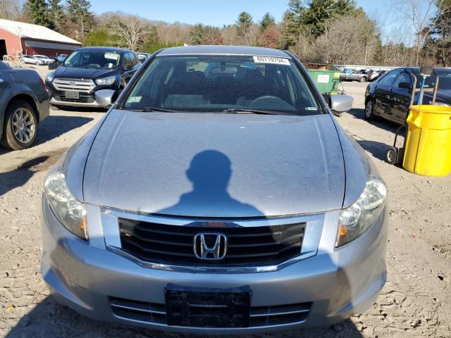 Photo 4 VIN: 1HGCP2F39AA179318 - HONDA ACCORD LX 