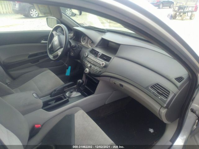 Photo 4 VIN: 1HGCP2F39AA188293 - HONDA ACCORD SDN 