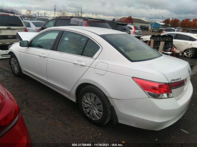 Photo 2 VIN: 1HGCP2F39BA046687 - HONDA ACCORD SDN 