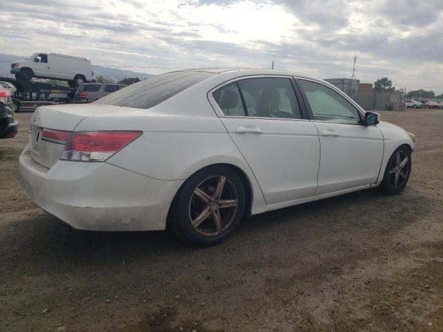 Photo 2 VIN: 1HGCP2F39BA052621 - HONDA ACCORD LX 