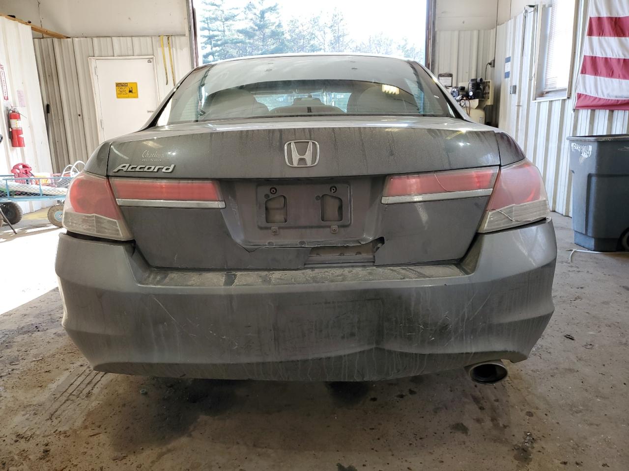 Photo 5 VIN: 1HGCP2F39BA062274 - HONDA ACCORD 