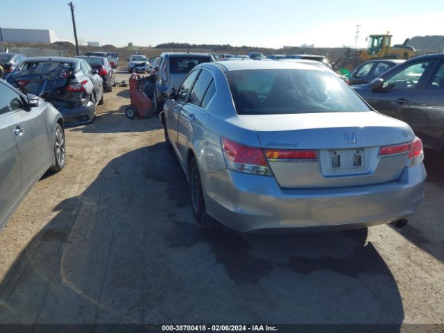 Photo 2 VIN: 1HGCP2F39BA073663 - HONDA ACCORD 