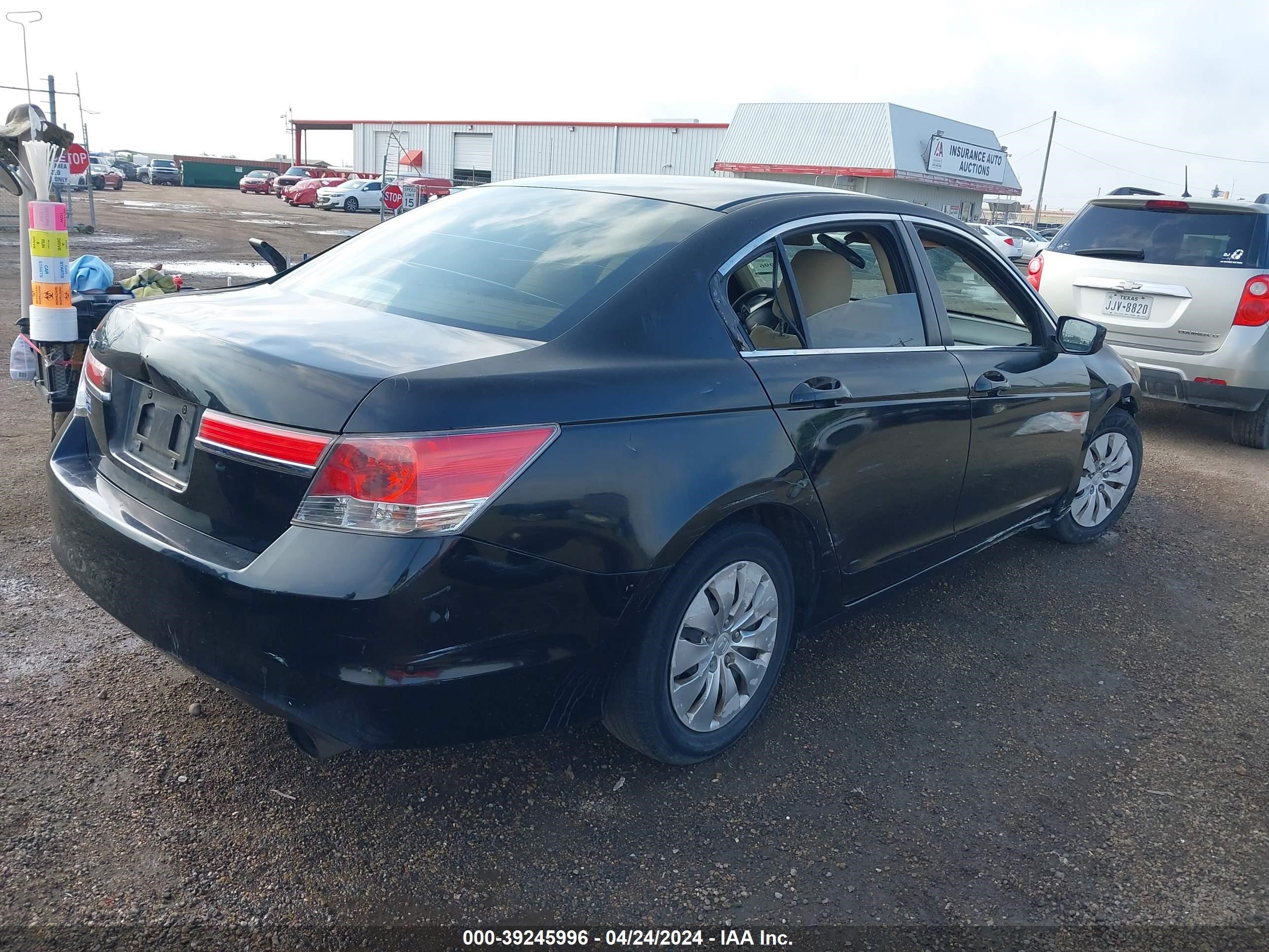 Photo 3 VIN: 1HGCP2F39BA094142 - HONDA ACCORD 