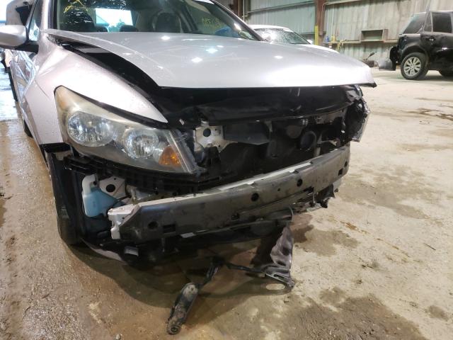 Photo 8 VIN: 1HGCP2F39BA097753 - HONDA ACCORD LX 