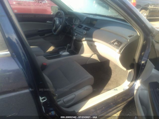 Photo 4 VIN: 1HGCP2F39BA109125 - HONDA ACCORD SDN 