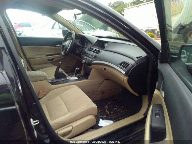 Photo 4 VIN: 1HGCP2F39BA119167 - HONDA ACCORD SDN 