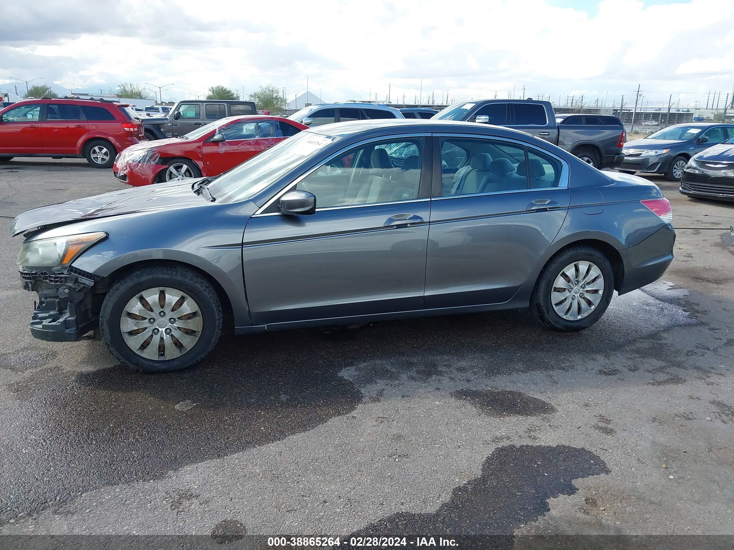 Photo 13 VIN: 1HGCP2F39BA121713 - HONDA ACCORD 