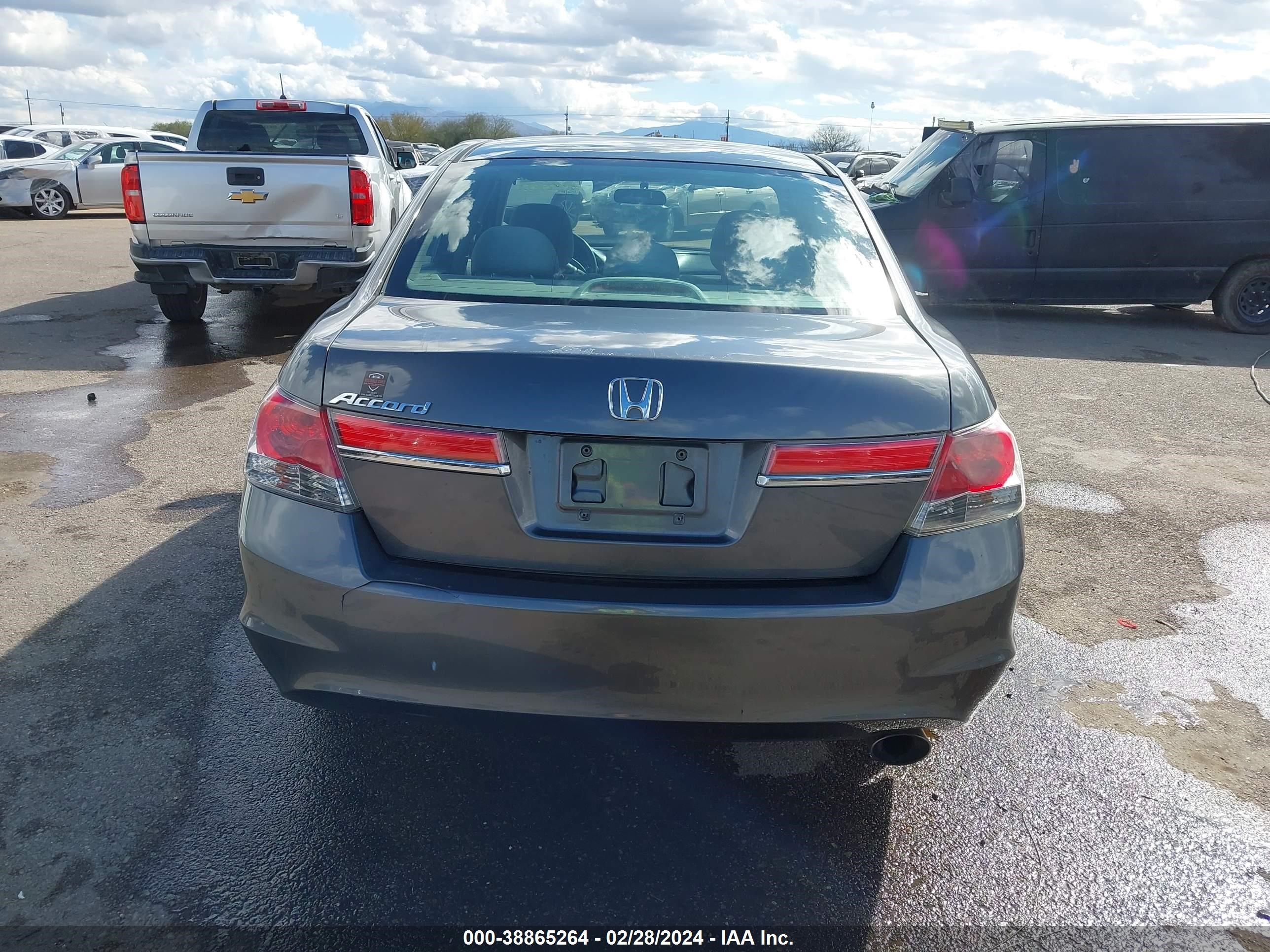 Photo 15 VIN: 1HGCP2F39BA121713 - HONDA ACCORD 