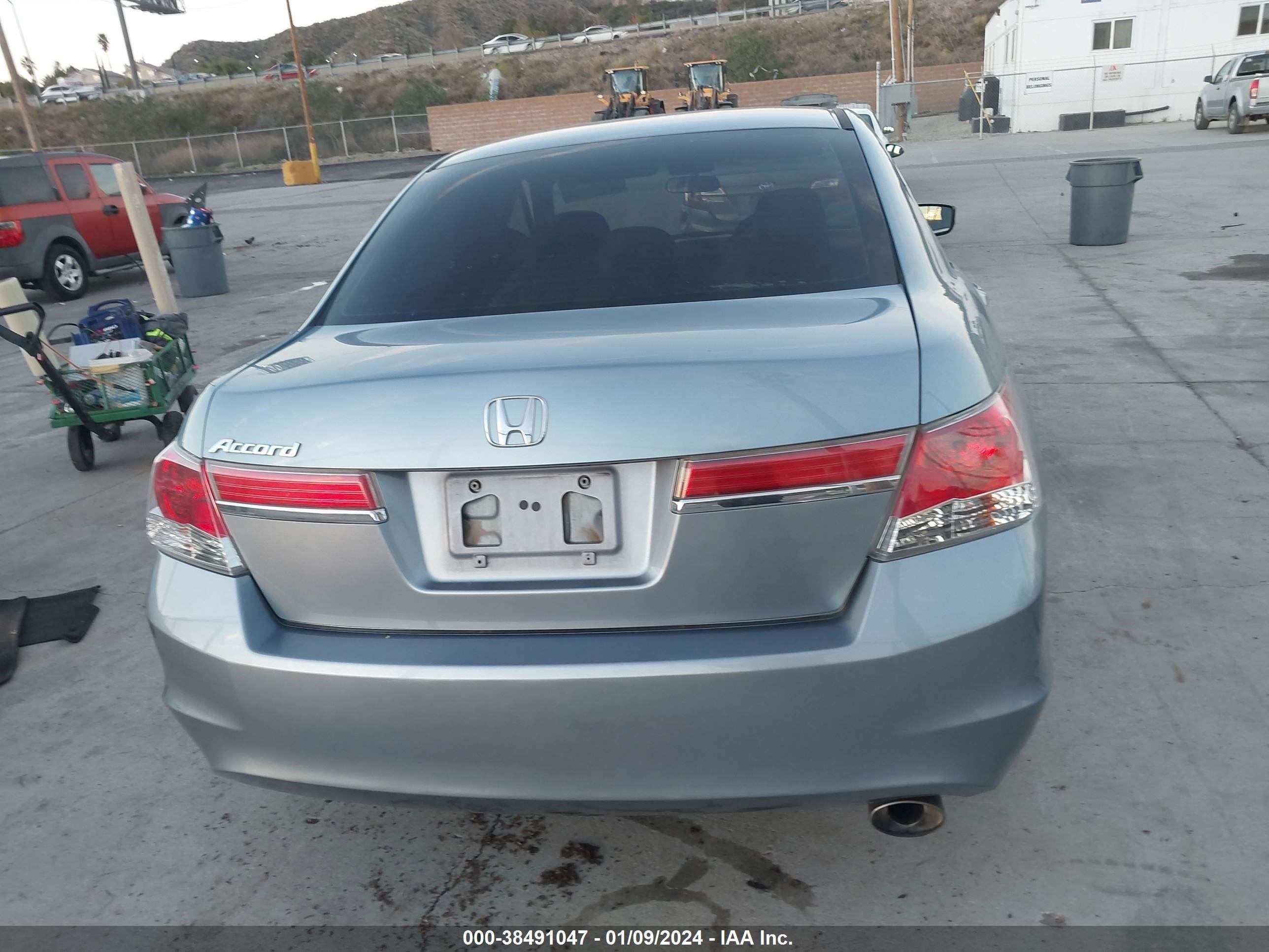 Photo 16 VIN: 1HGCP2F39CA033178 - HONDA ACCORD 