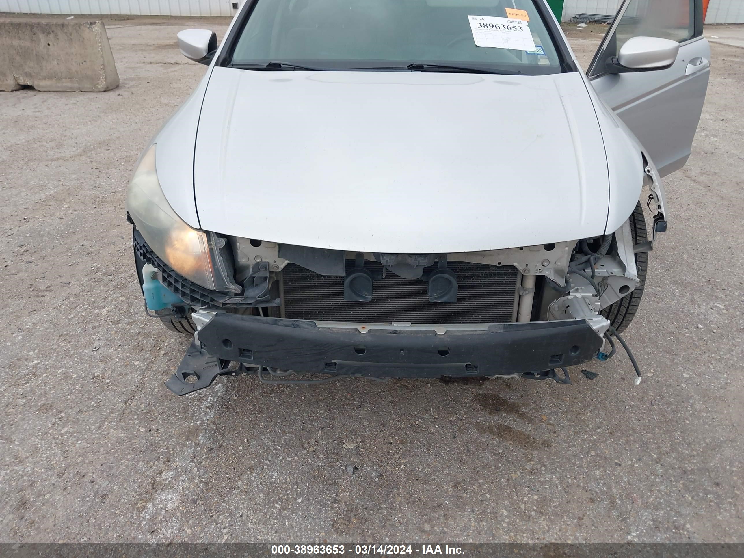 Photo 5 VIN: 1HGCP2F39CA037909 - HONDA ACCORD 