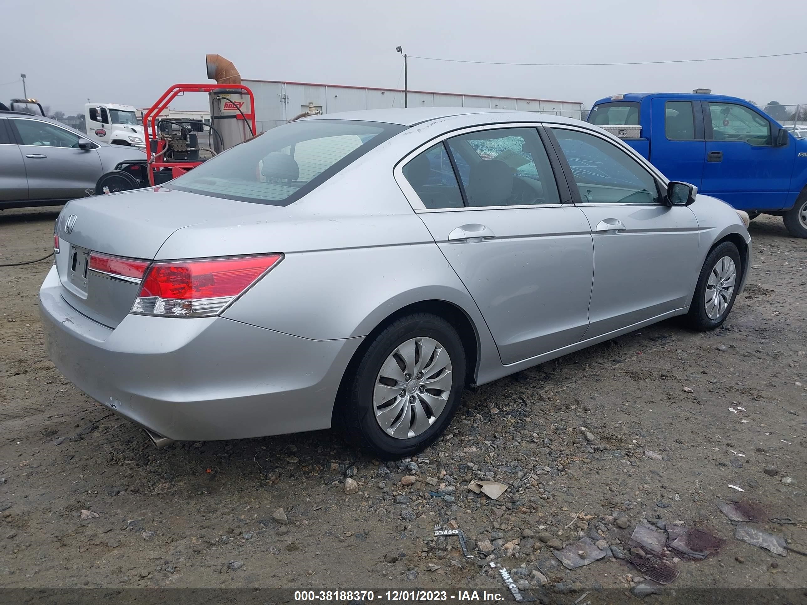 Photo 3 VIN: 1HGCP2F39CA076547 - HONDA ACCORD 