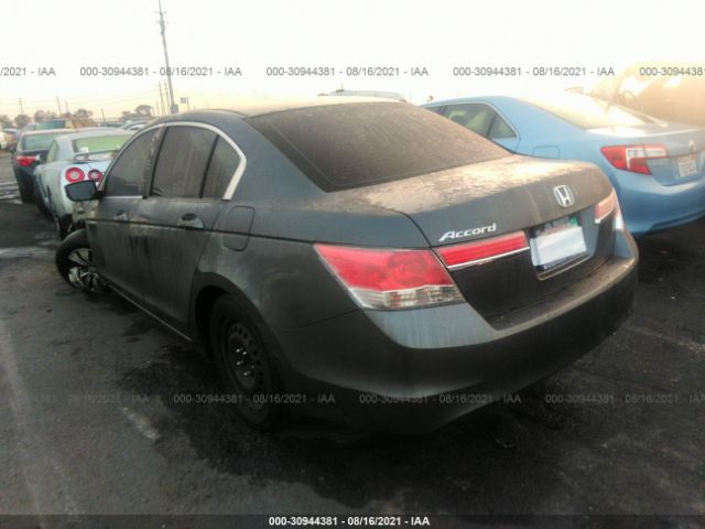 Photo 2 VIN: 1HGCP2F39CA132082 - HONDA ACCORD SDN 