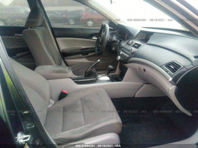 Photo 4 VIN: 1HGCP2F39CA132082 - HONDA ACCORD SDN 