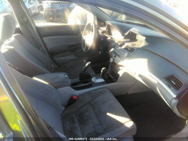 Photo 4 VIN: 1HGCP2F39CA152896 - HONDA ACCORD SDN 