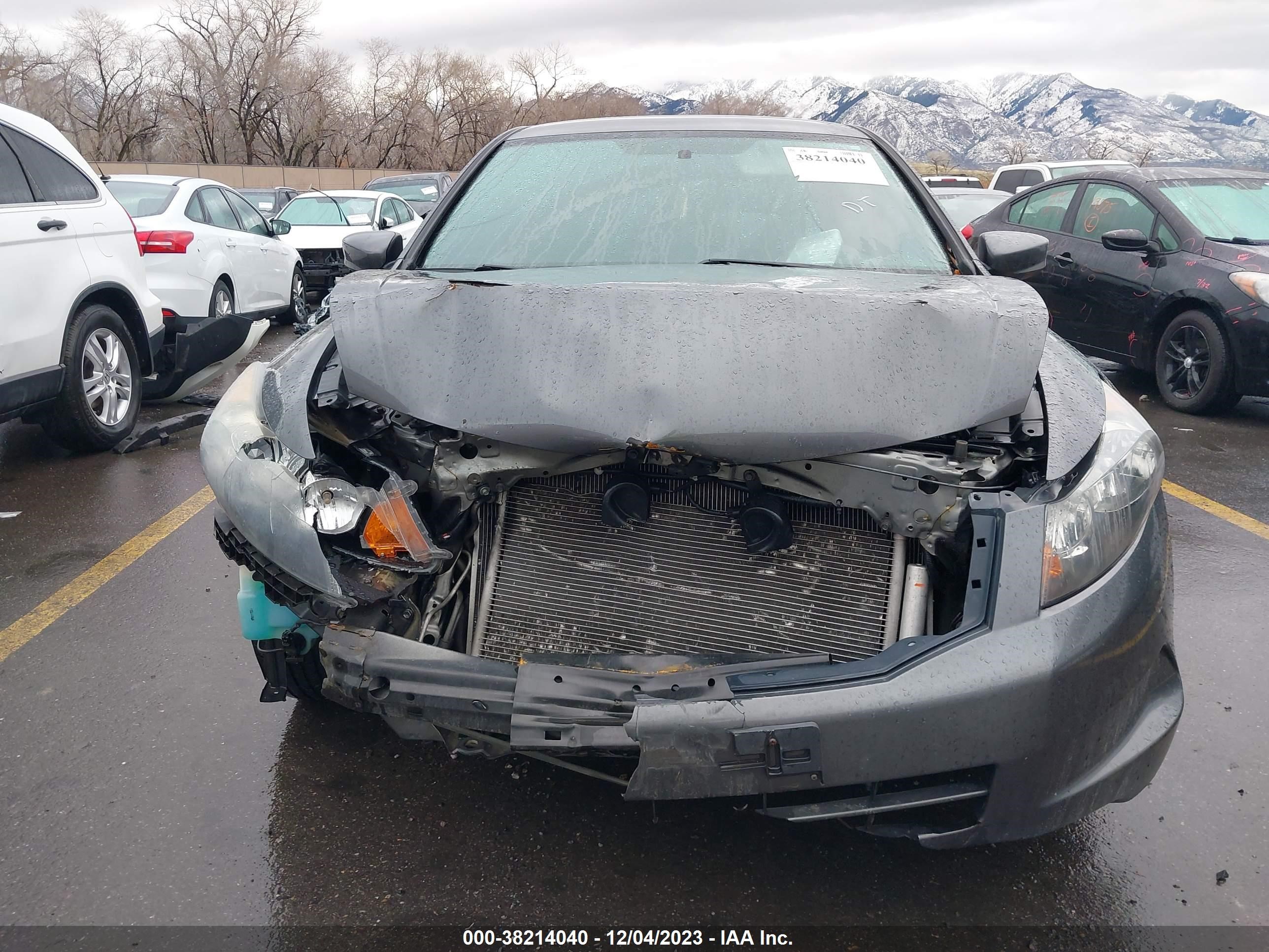 Photo 10 VIN: 1HGCP2F39CA160626 - HONDA ACCORD 