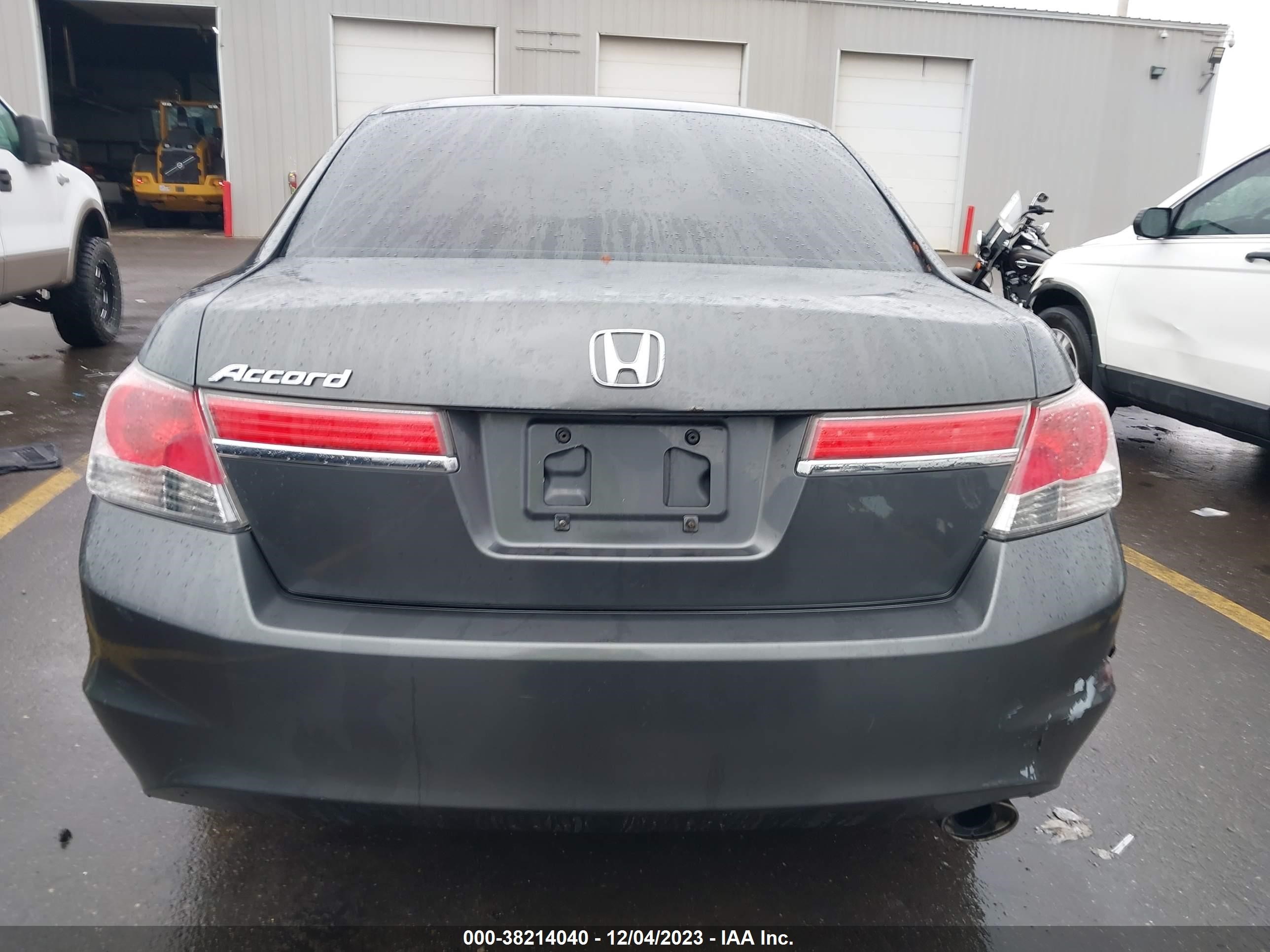 Photo 14 VIN: 1HGCP2F39CA160626 - HONDA ACCORD 