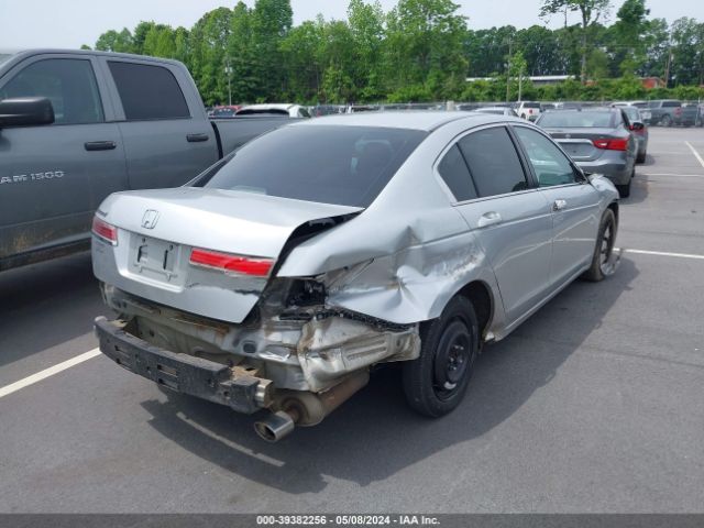 Photo 3 VIN: 1HGCP2F39CA246499 - HONDA ACCORD SDN 