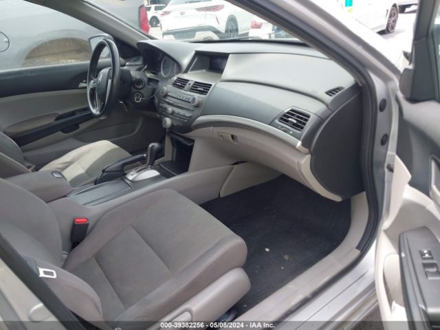 Photo 4 VIN: 1HGCP2F39CA246499 - HONDA ACCORD SDN 