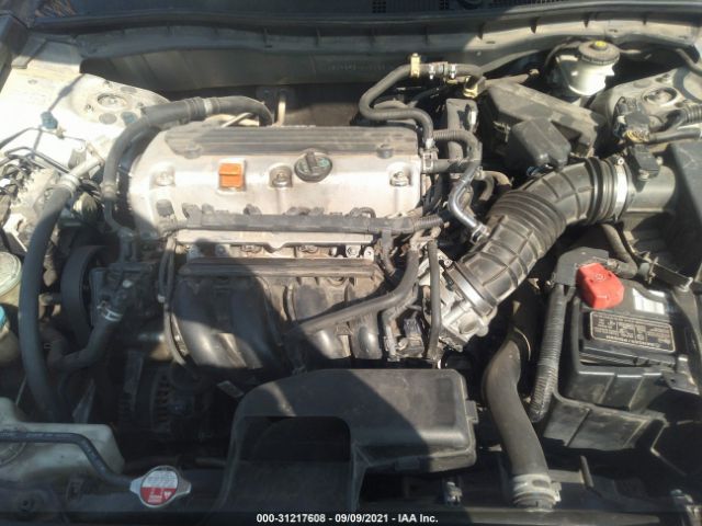 Photo 9 VIN: 1HGCP2F3XAA003314 - HONDA ACCORD SDN 