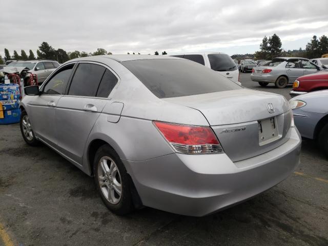 Photo 2 VIN: 1HGCP2F3XAA021330 - HONDA ACCORD LX 