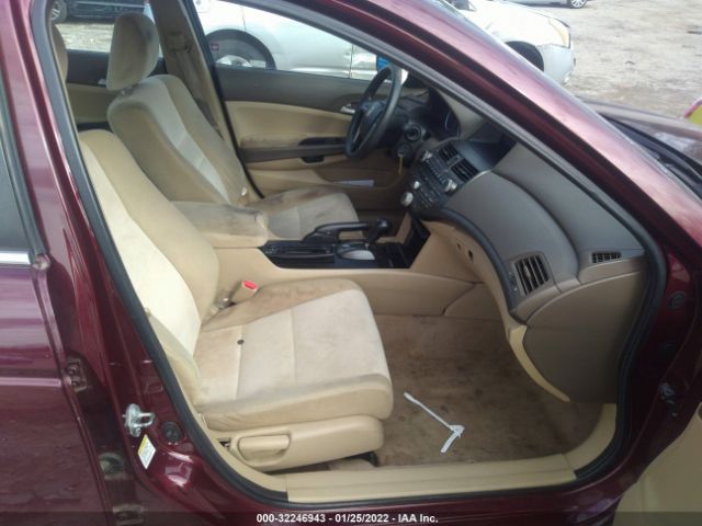 Photo 4 VIN: 1HGCP2F3XAA027645 - HONDA ACCORD SDN 