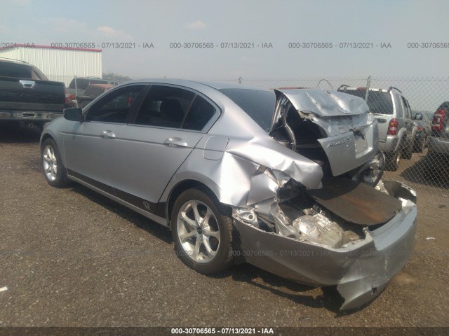 Photo 2 VIN: 1HGCP2F3XAA055509 - HONDA ACCORD SDN 