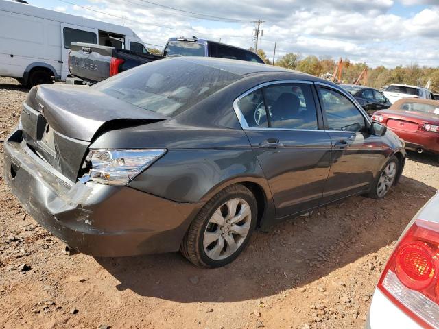 Photo 2 VIN: 1HGCP2F3XAA069068 - HONDA ACCORD LX 