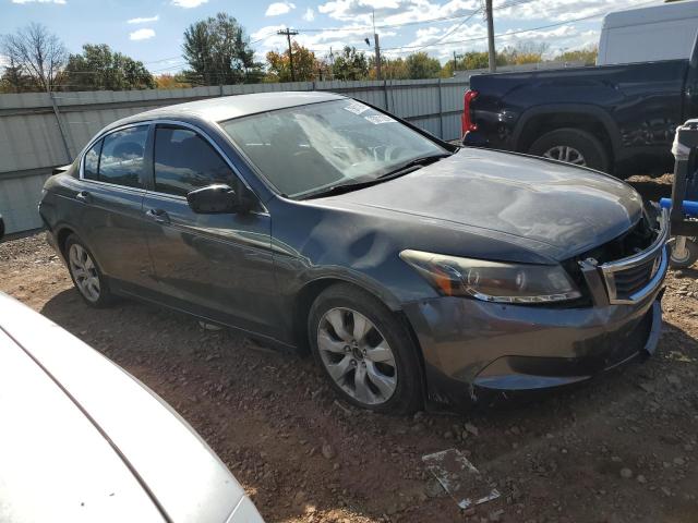 Photo 3 VIN: 1HGCP2F3XAA069068 - HONDA ACCORD LX 