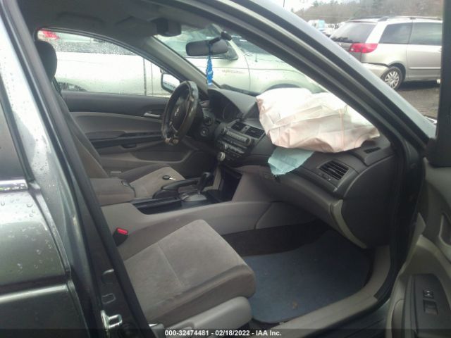 Photo 4 VIN: 1HGCP2F3XAA075064 - HONDA ACCORD SDN 