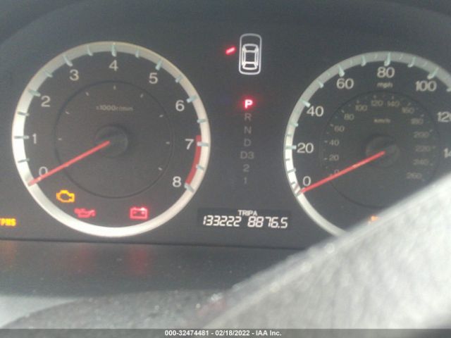 Photo 6 VIN: 1HGCP2F3XAA075064 - HONDA ACCORD SDN 