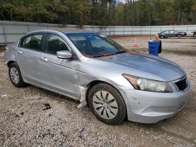 Photo 3 VIN: 1HGCP2F3XAA077199 - HONDA ACCORD LX 