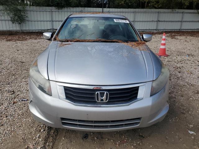 Photo 4 VIN: 1HGCP2F3XAA077199 - HONDA ACCORD LX 