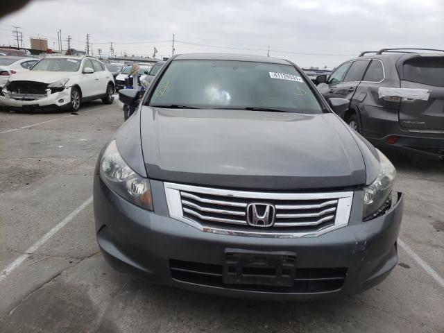 Photo 8 VIN: 1HGCP2F3XAA081379 - HONDA ACCORD LX 